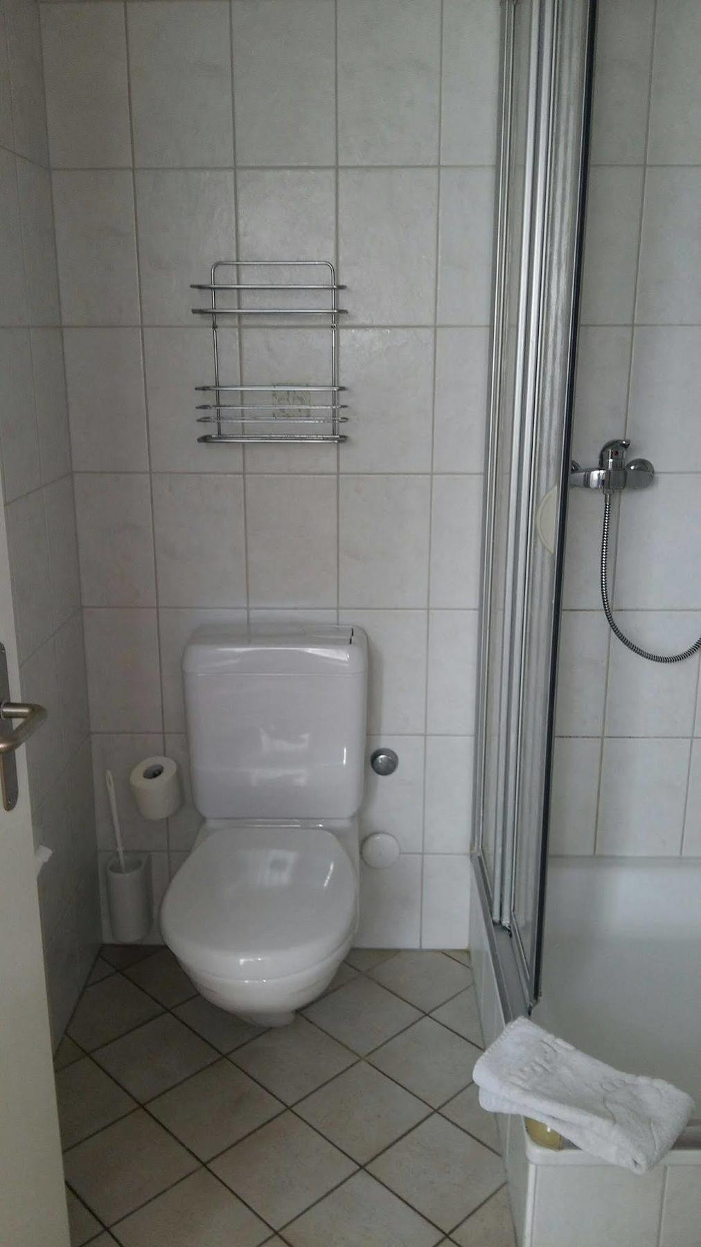 Gasthof Loewen Bassersdorf Luaran gambar